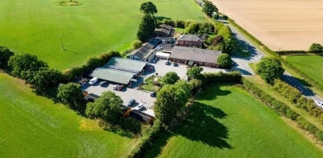 לינה וארוחת בוקר מידלוויץ' Hopley House מראה חיצוני תמונה